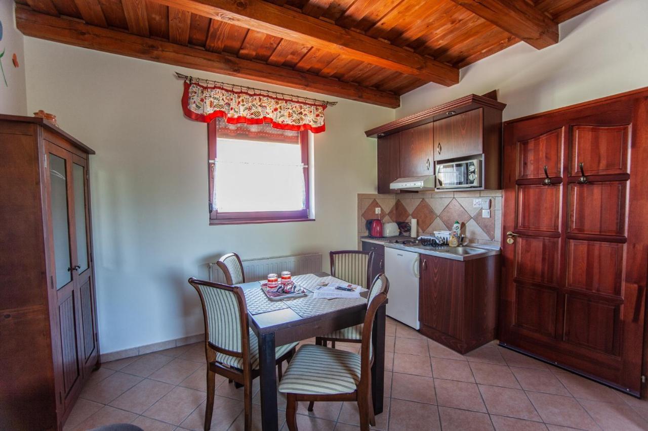 Cherry Apartmanház Sárvár Esterno foto