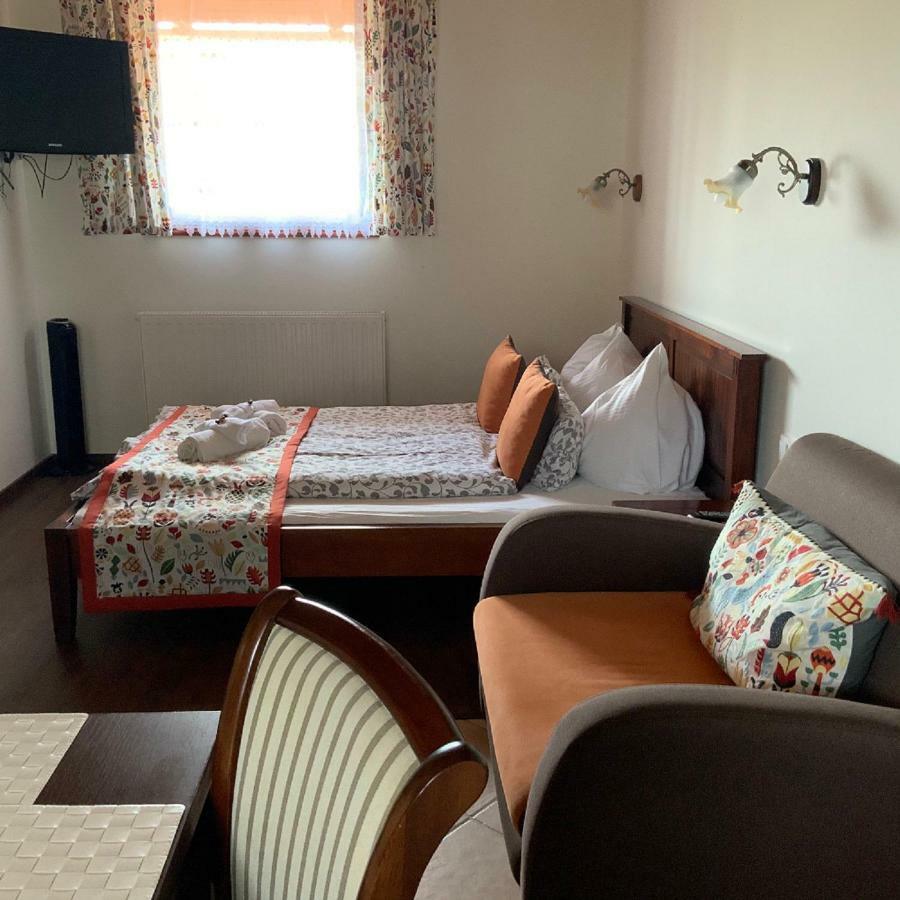 Cherry Apartmanház Sárvár Esterno foto